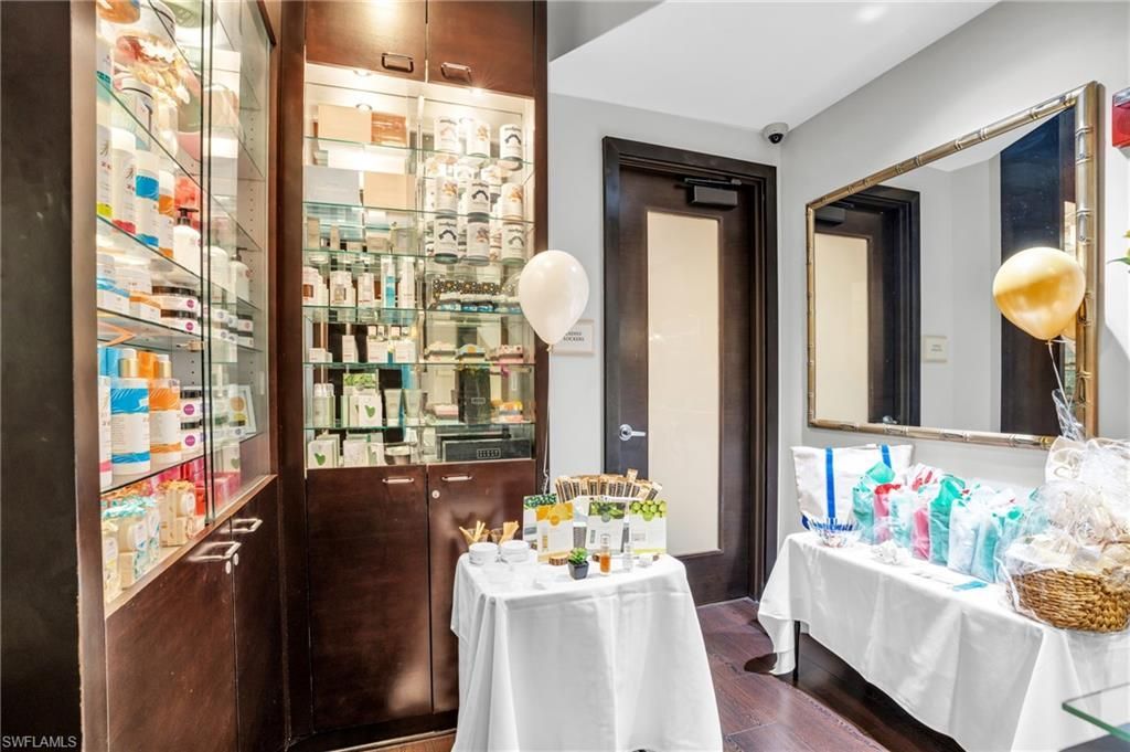 985 Sandpiper St Sw, Unit I103, Naples, FL 34102 Photo