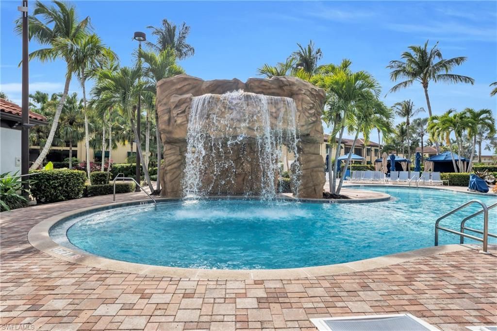 985 Sandpiper St Sw, Unit I103, Naples, FL 34102 Photo