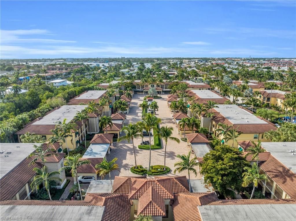 985 Sandpiper St Sw, Unit I103, Naples, FL 34102 Photo