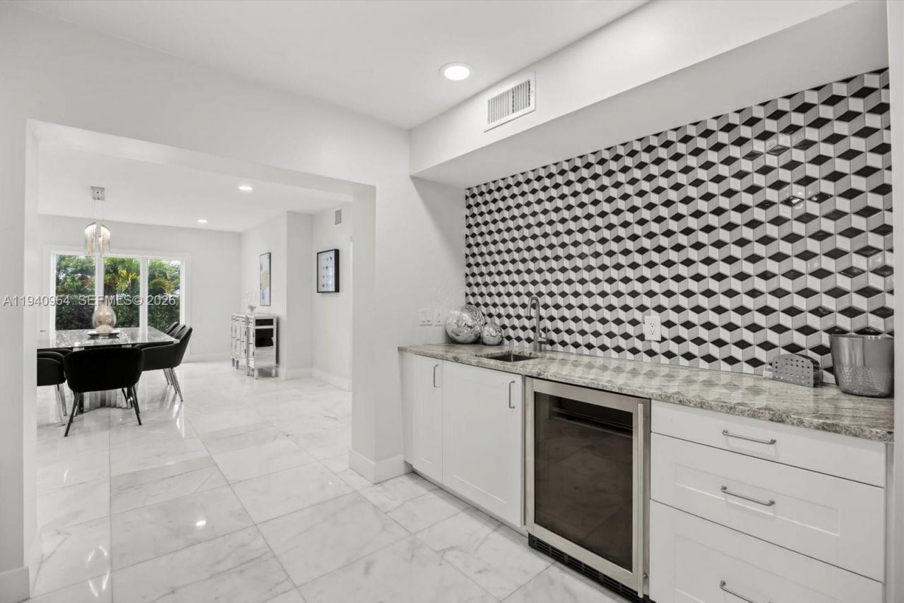 2611 S Indian River Dr, Fort Pierce, FL 34950 Photo