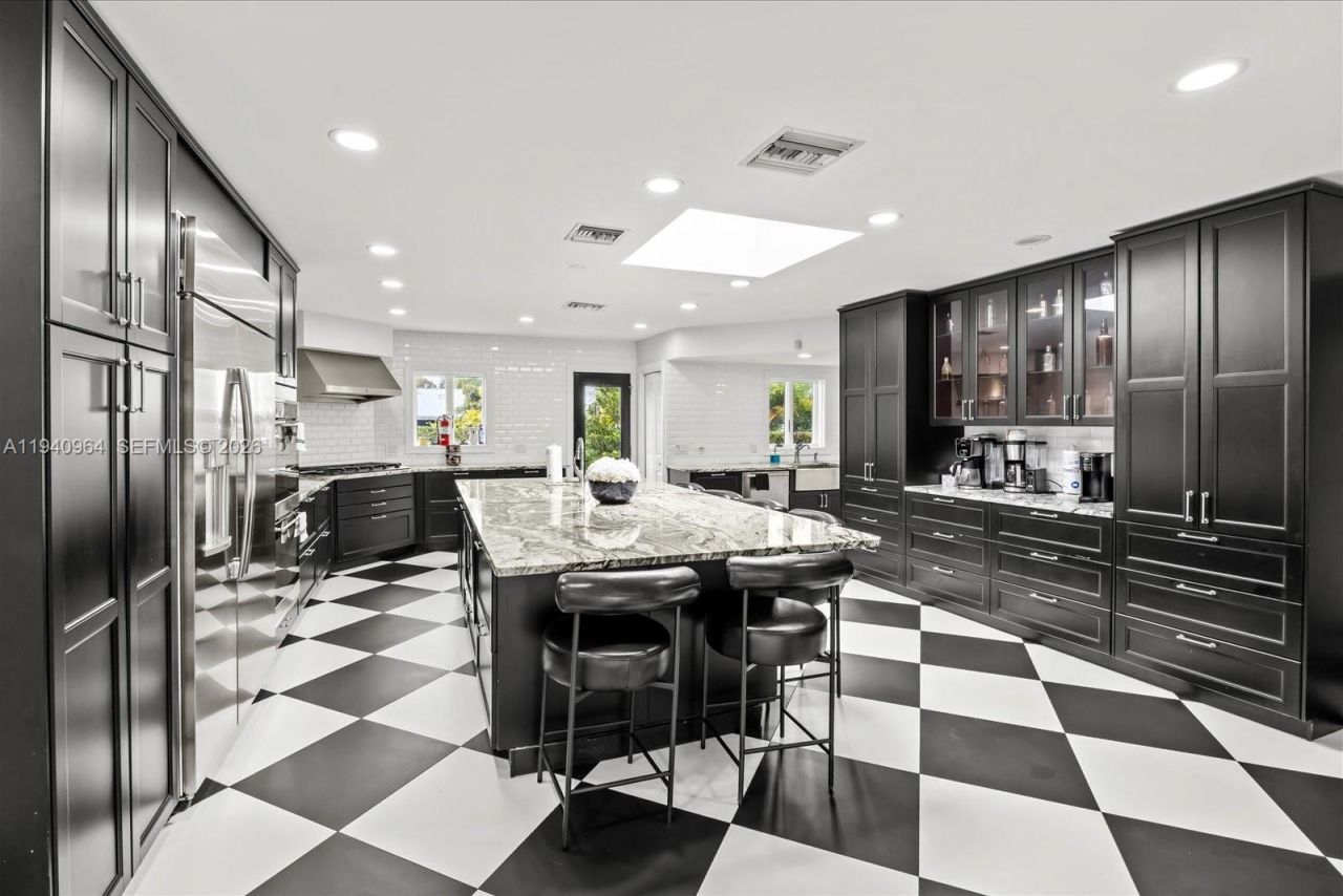 2611 S Indian River Dr, Fort Pierce, FL 34950 Photo