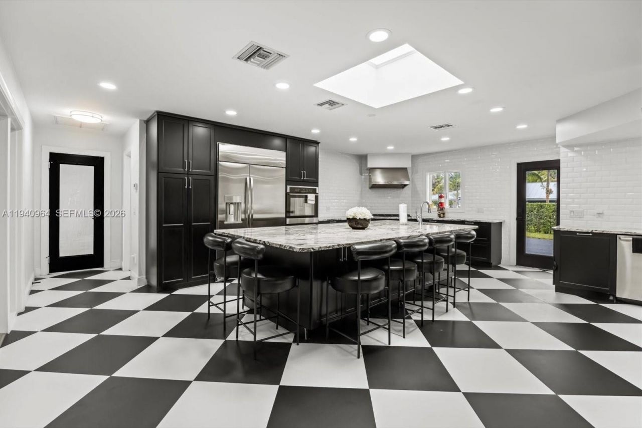 2611 S Indian River Dr, Fort Pierce, FL 34950 Photo