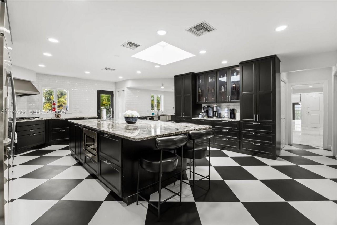 2611 S Indian River Dr, Fort Pierce, FL 34950 Photo