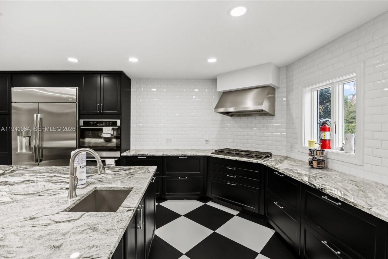 2611 S Indian River Dr, Fort Pierce, FL 34950 Photo