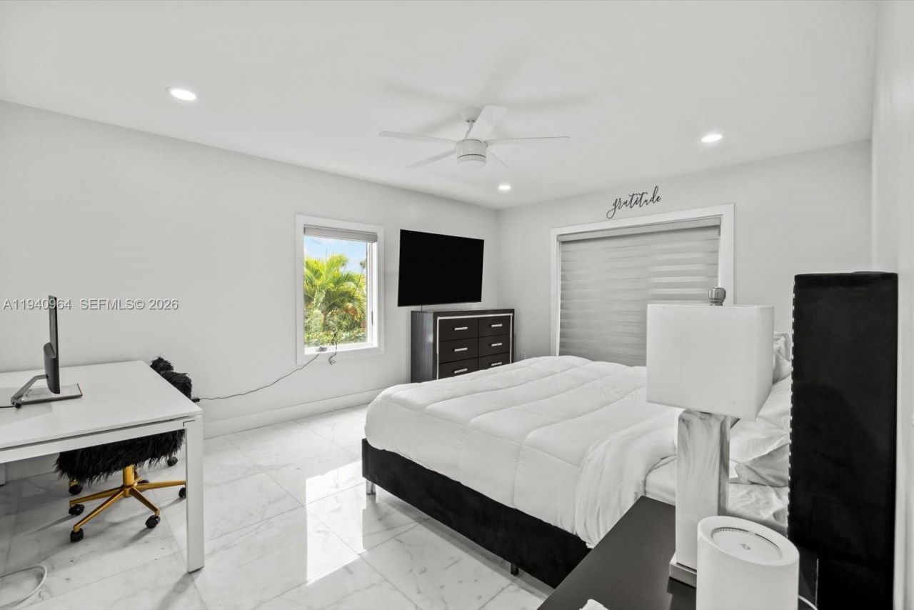 2611 S Indian River Dr, Fort Pierce, FL 34950 Photo