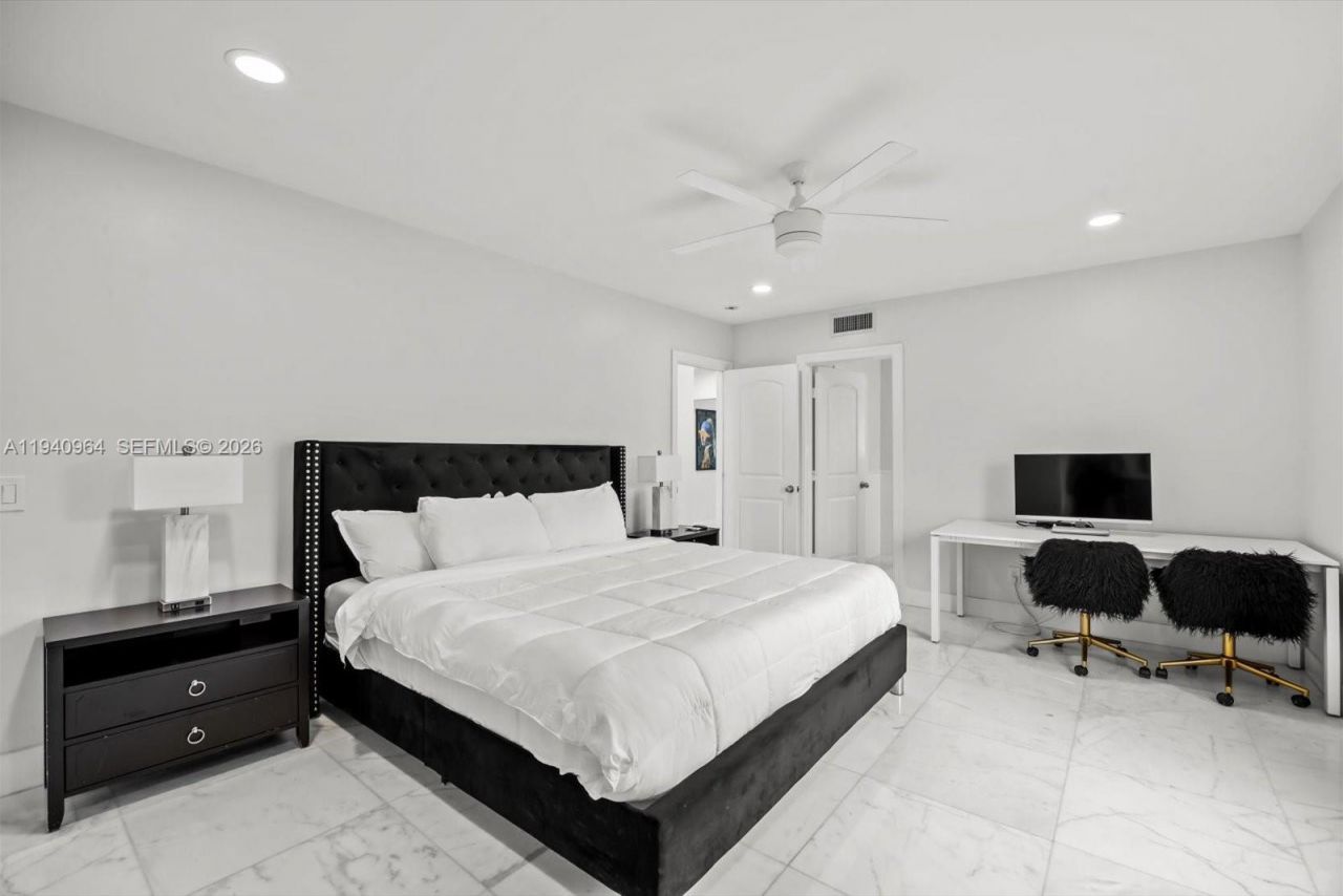 2611 S Indian River Dr, Fort Pierce, FL 34950 Photo