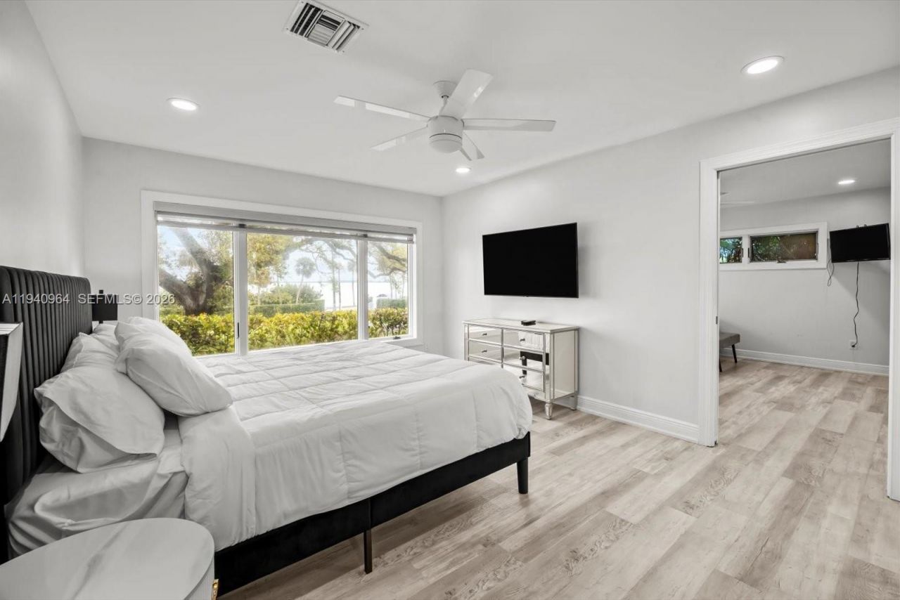 2611 S Indian River Dr, Fort Pierce, FL 34950 Photo