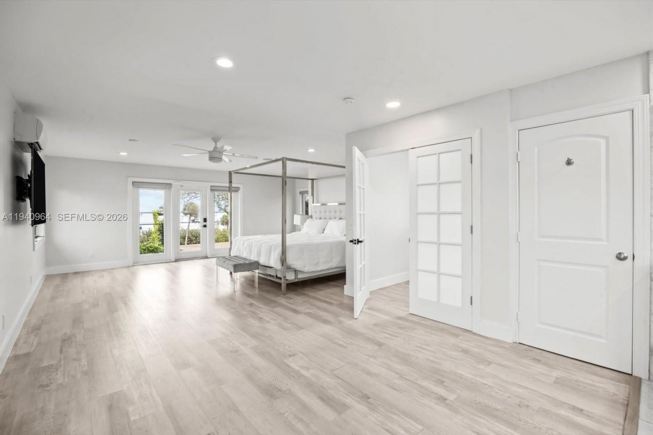 2611 S Indian River Dr, Fort Pierce, FL 34950 Photo