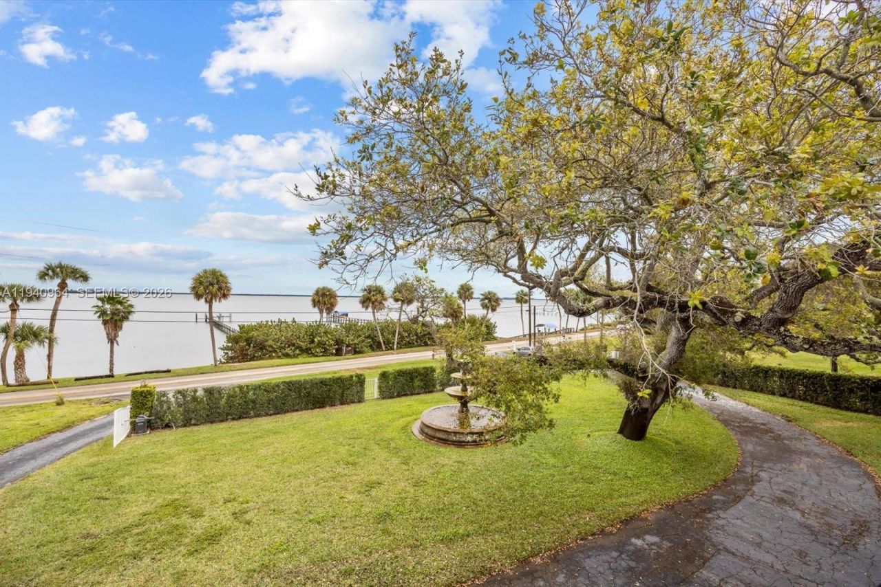 2611 S Indian River Dr, Fort Pierce, FL 34950 Photo