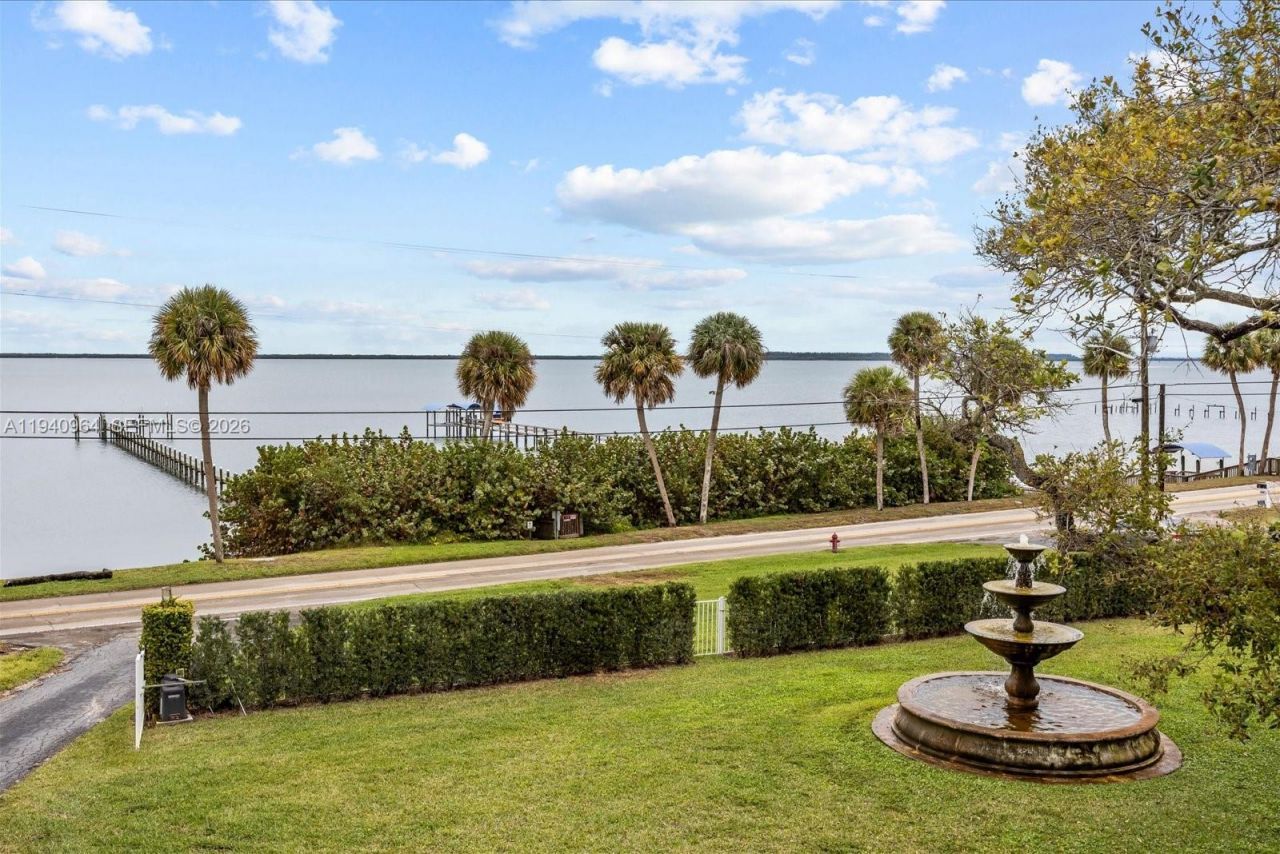 2611 S Indian River Dr, Fort Pierce, FL 34950 Photo