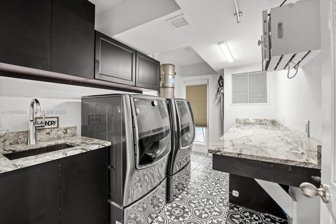 2611 S Indian River Dr, Fort Pierce, FL 34950 Photo