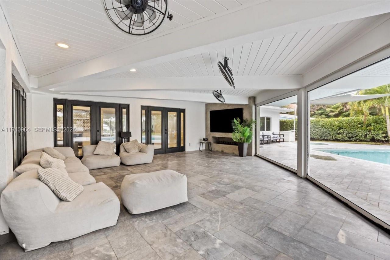 2611 S Indian River Dr, Fort Pierce, FL 34950 Photo