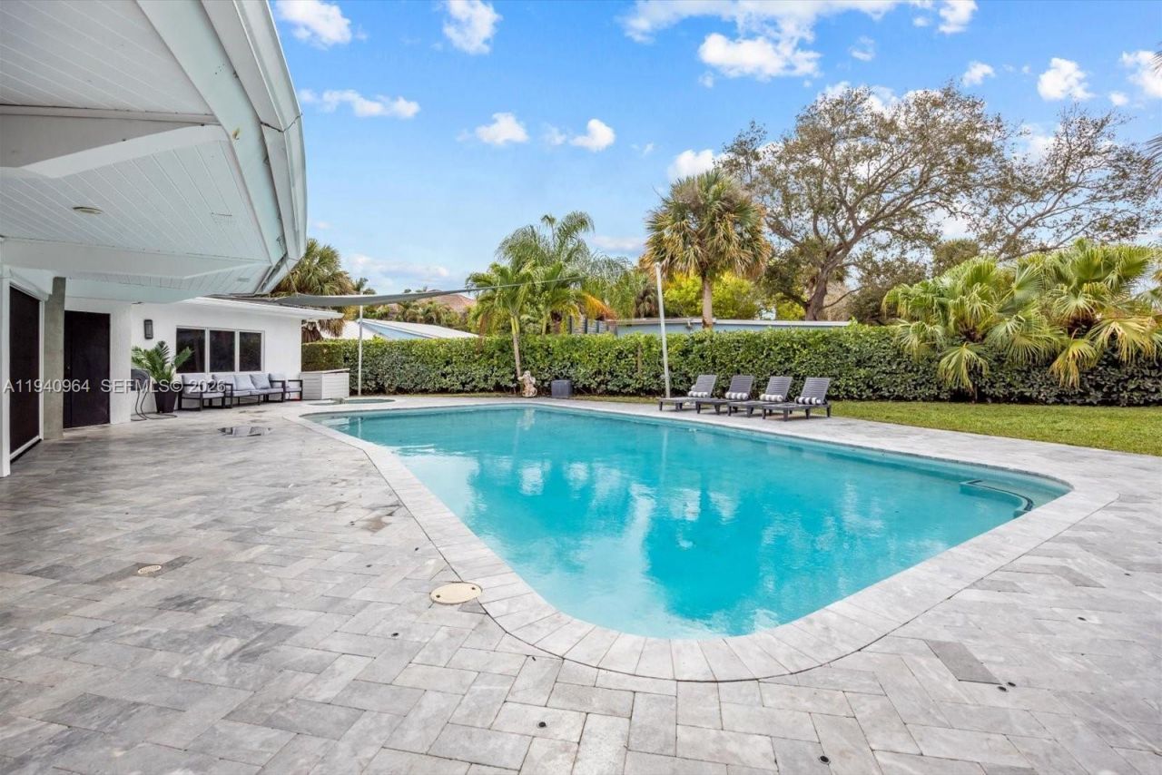 2611 S Indian River Dr, Fort Pierce, FL 34950 Photo