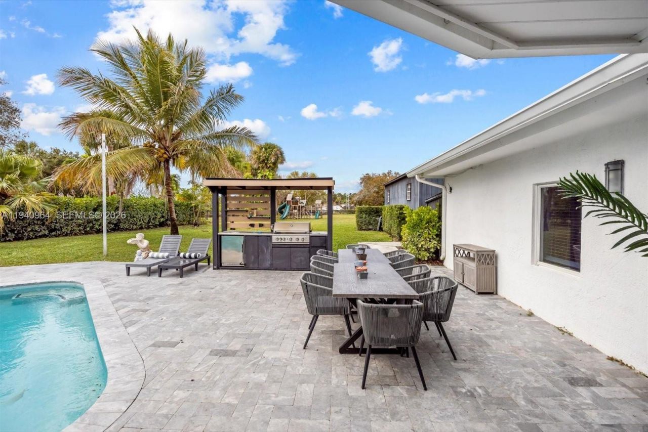 2611 S Indian River Dr, Fort Pierce, FL 34950 Photo