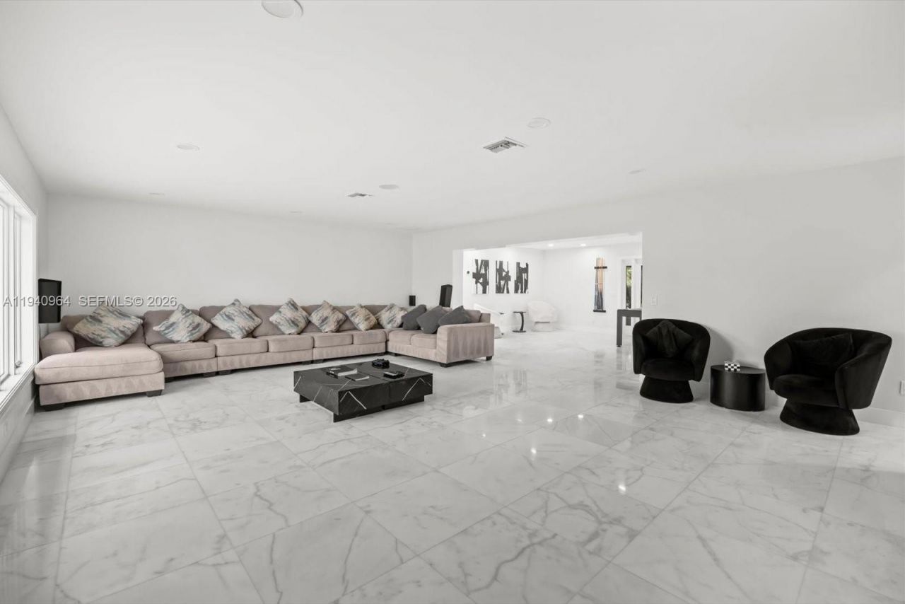 2611 S Indian River Dr, Fort Pierce, FL 34950 Photo