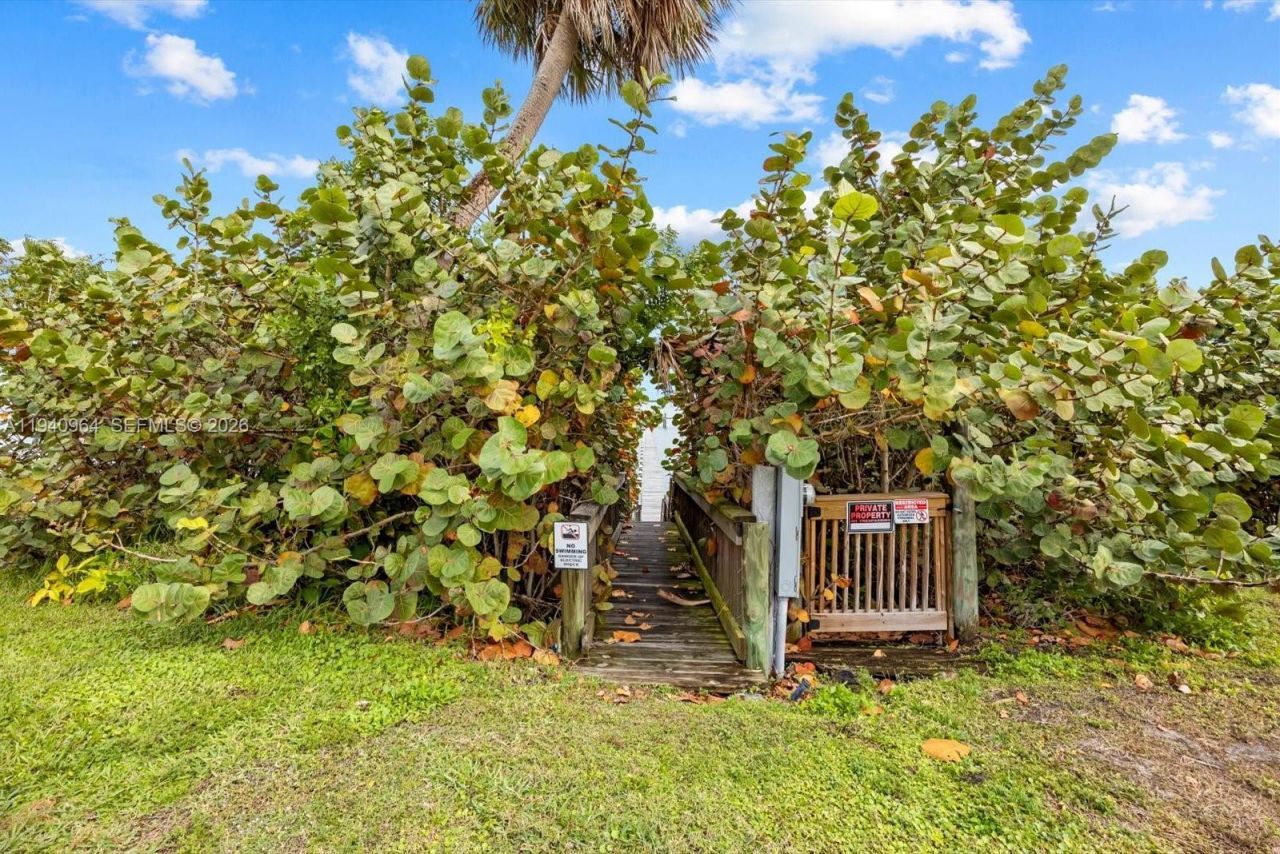 2611 S Indian River Dr, Fort Pierce, FL 34950 Photo