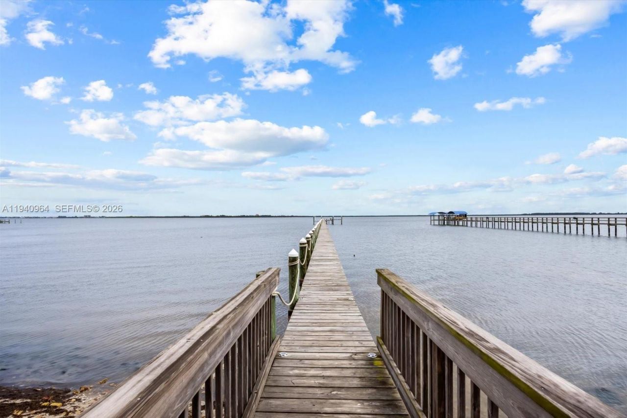 2611 S Indian River Dr, Fort Pierce, FL 34950 Photo