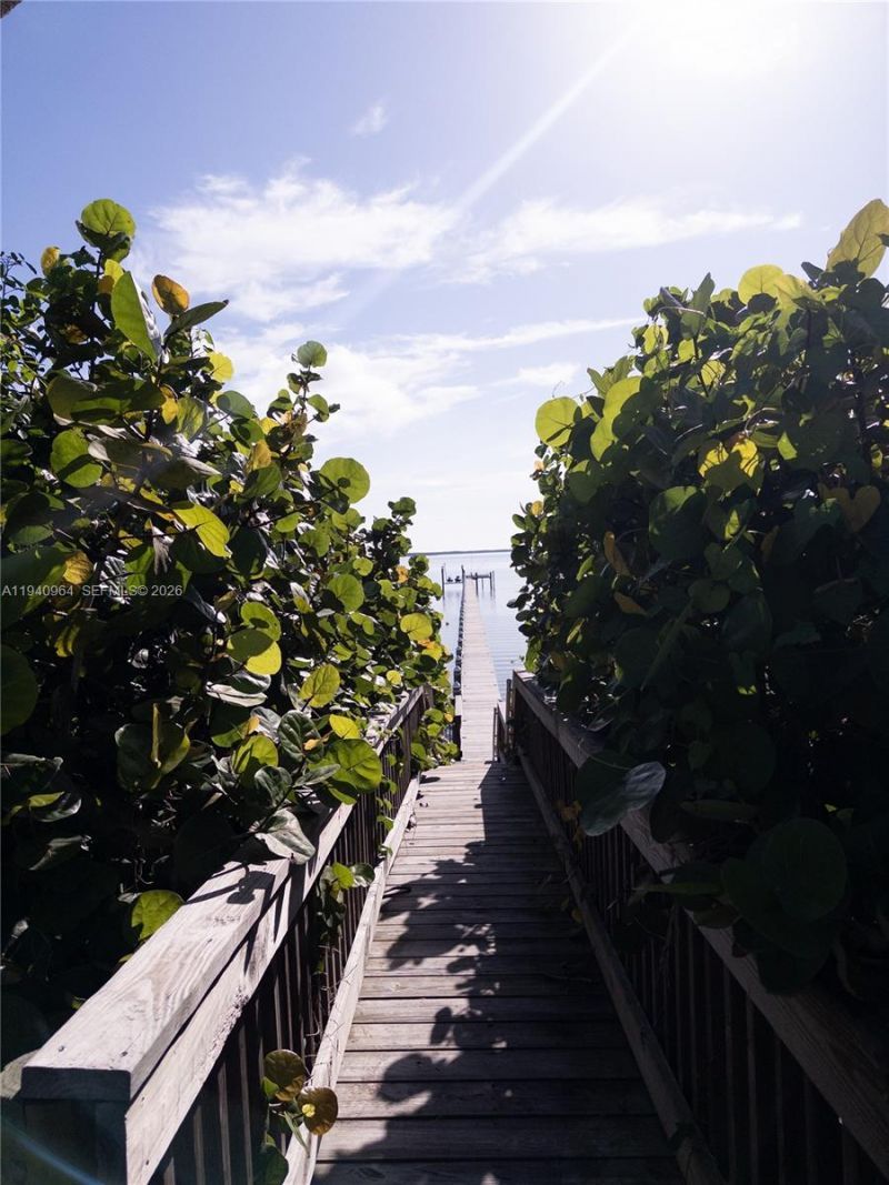 2611 S Indian River Dr, Fort Pierce, FL 34950 Photo