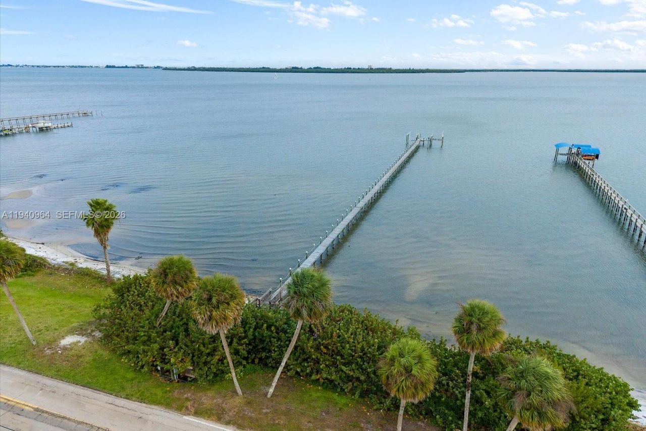 2611 S Indian River Dr, Fort Pierce, FL 34950 Photo