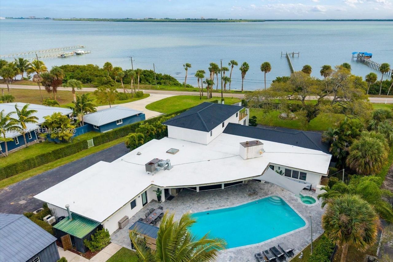 2611 S Indian River Dr, Fort Pierce, FL 34950 Photo