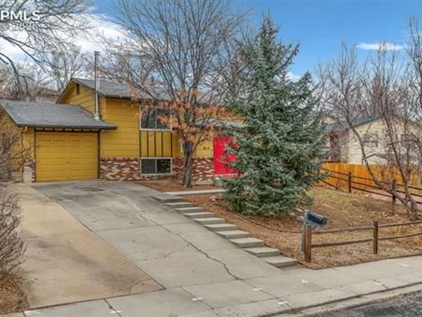 814 Paradise Lane, Colorado Springs, CO 80904