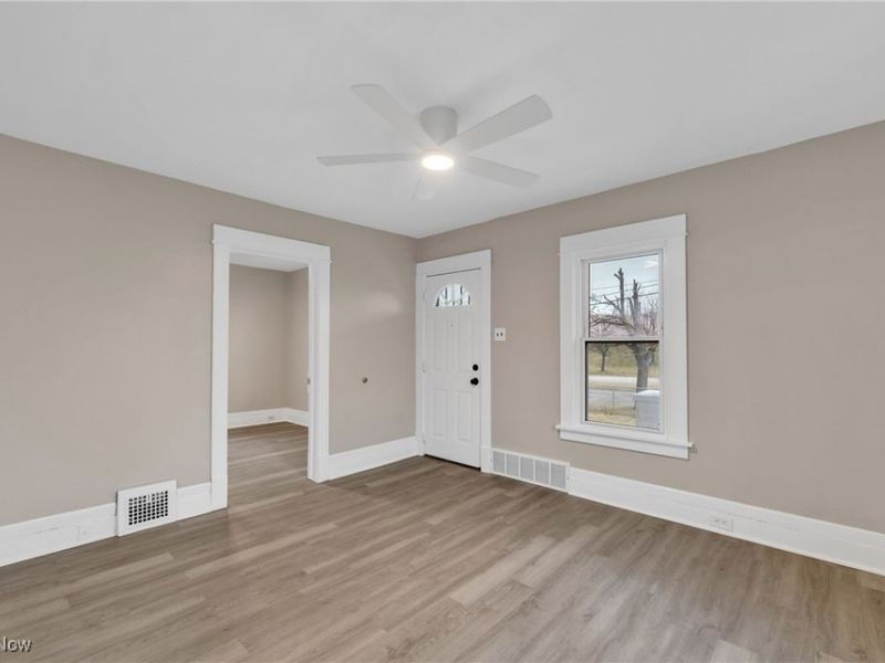 15008 Sylvia Avenue, Cleveland, OH 44110 Photo 13