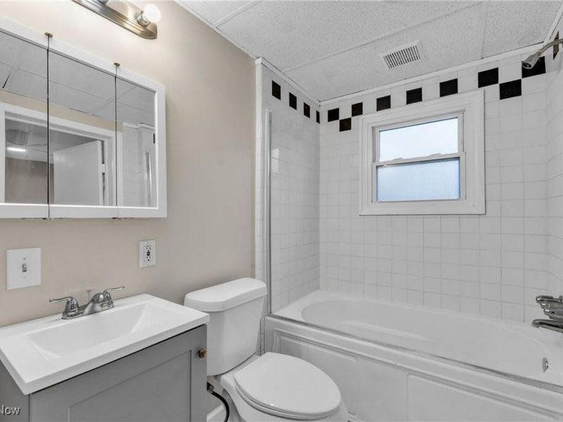 15008 Sylvia Avenue, Cleveland, OH 44110 Photo 15