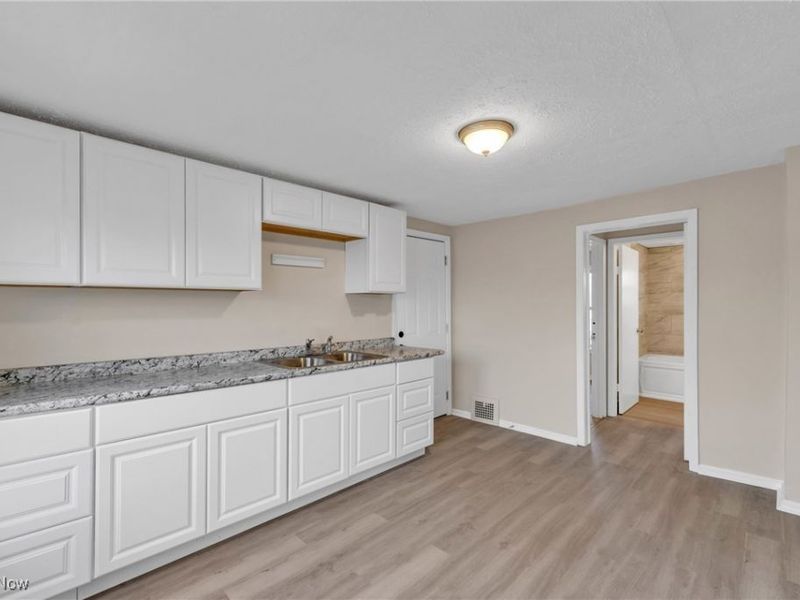 15008 Sylvia Avenue, Cleveland, OH 44110 Photo 20