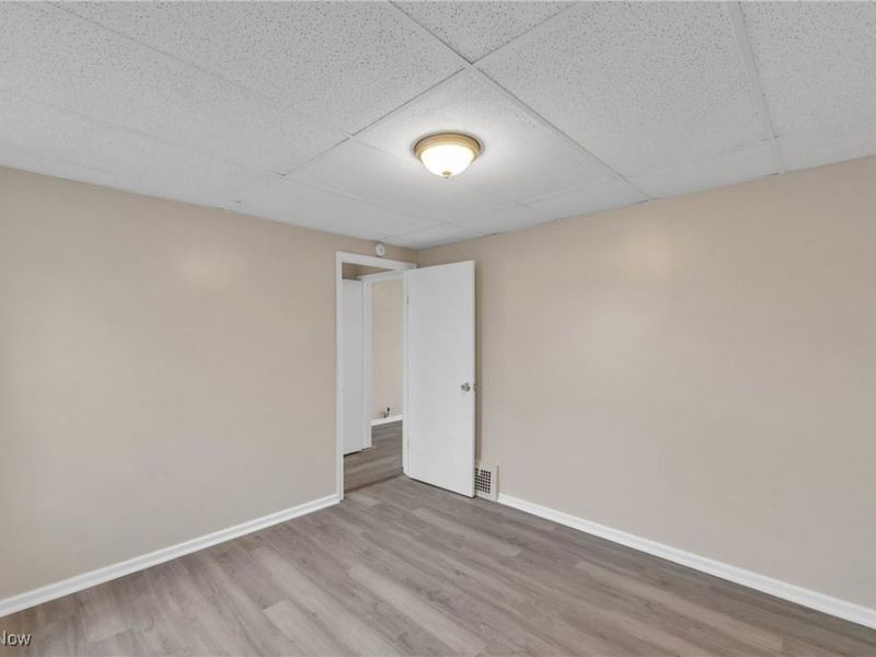 15008 Sylvia Avenue, Cleveland, OH 44110 Photo 24