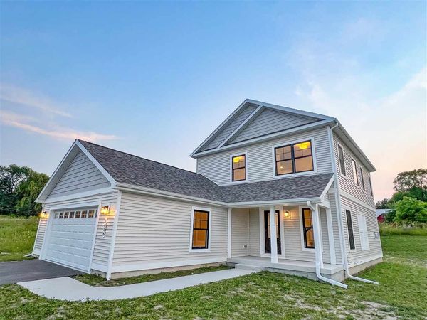 1016 Northmen Oaks Drive, Petoskey, MI 49770