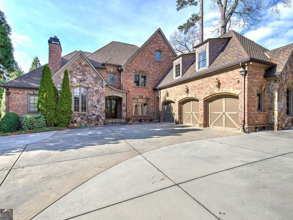 4076 Peachtree Dunwoody Road NE, Atlanta, GA 30342