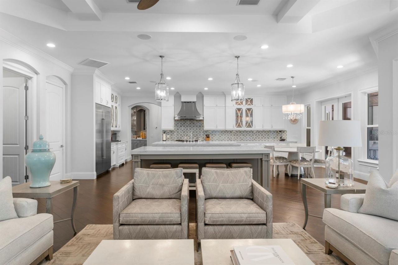 2604 S Bryant Circle, Tampa, FL 33629 Photo