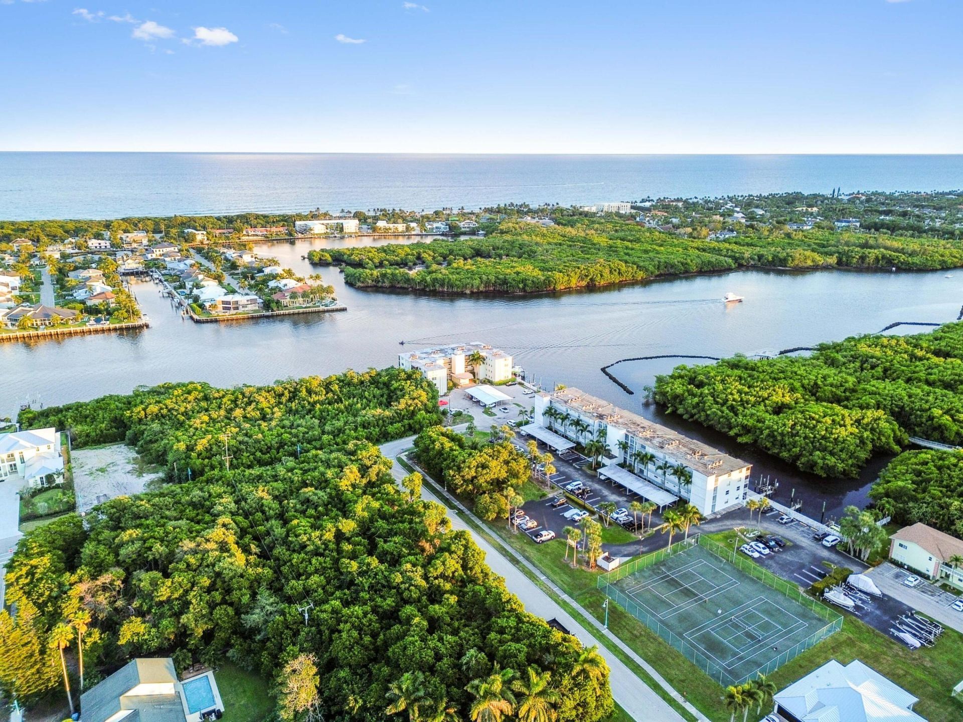 689 NE 6th Court, Unit 2090, Boynton Beach, FL 33435 Photo