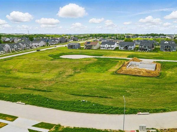 631 Rock Ridge Rd, Tiffin, IA 52340