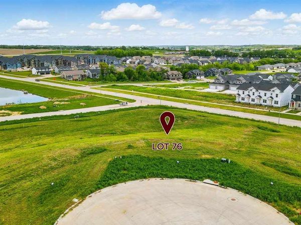 816 Rock Ridge Ct, Tiffin, IA 52340