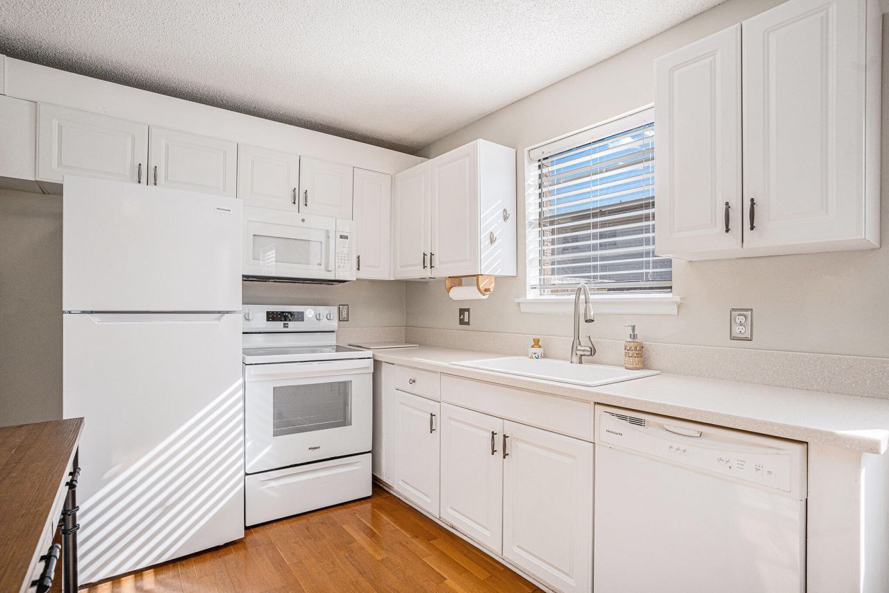 415 Parkdale Drive Photo 14