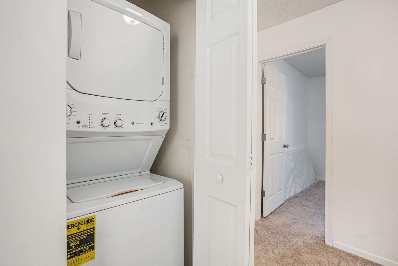 415 Parkdale Drive Photo 16