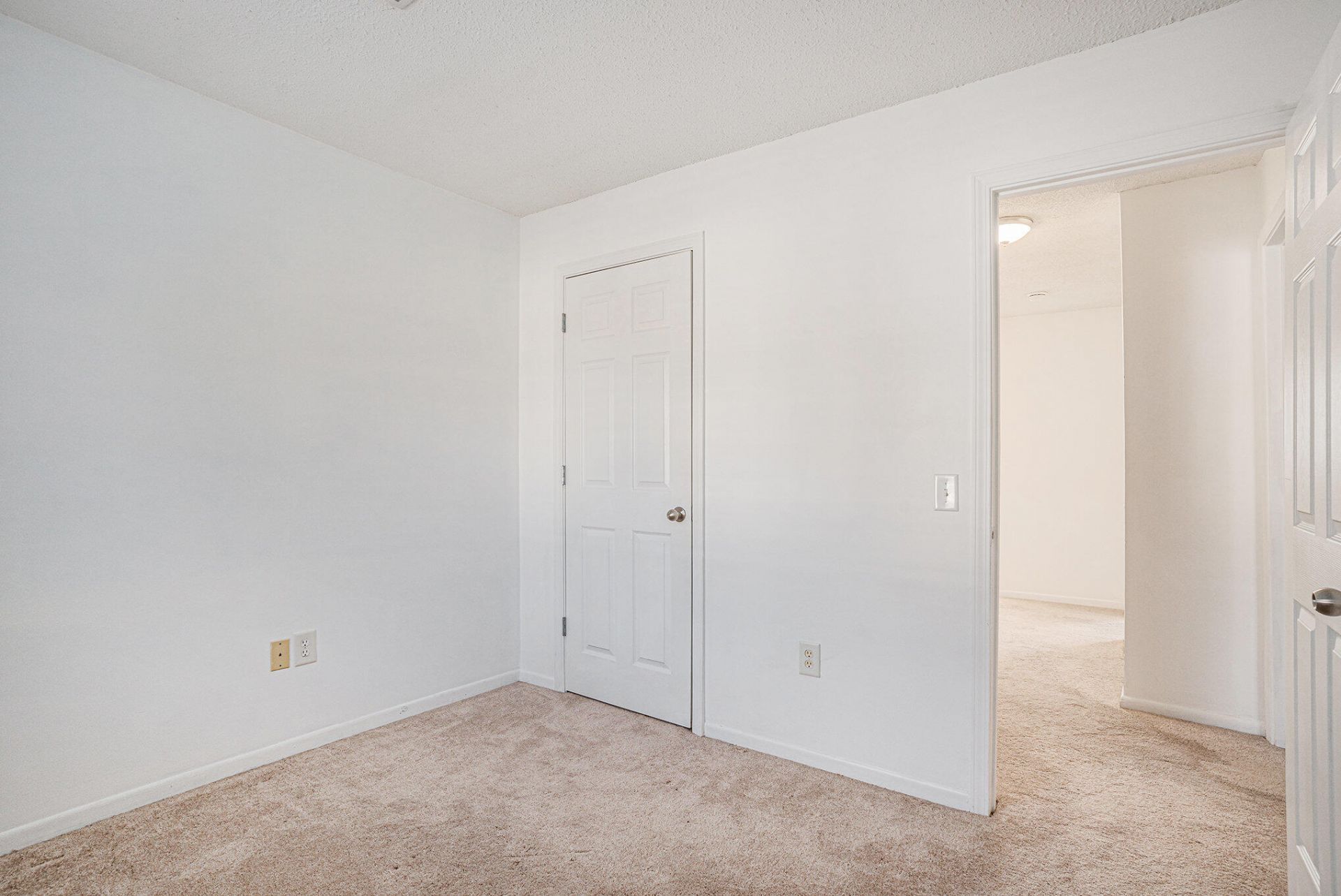 415 Parkdale Drive Photo 26