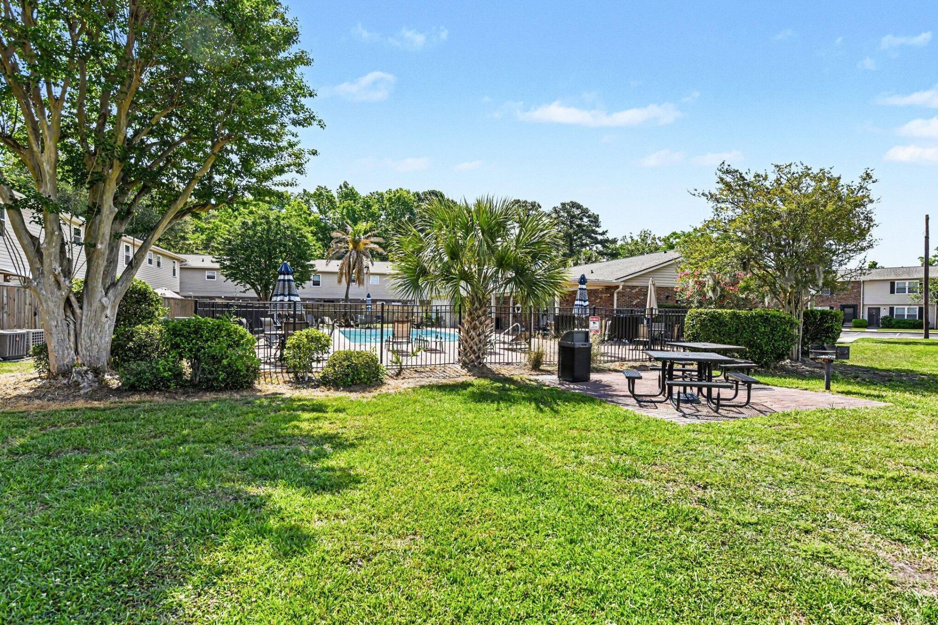 415 Parkdale Drive Photo 50