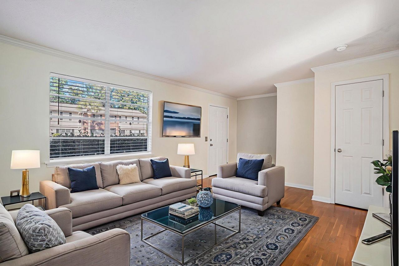 415 Parkdale Drive Photo 7