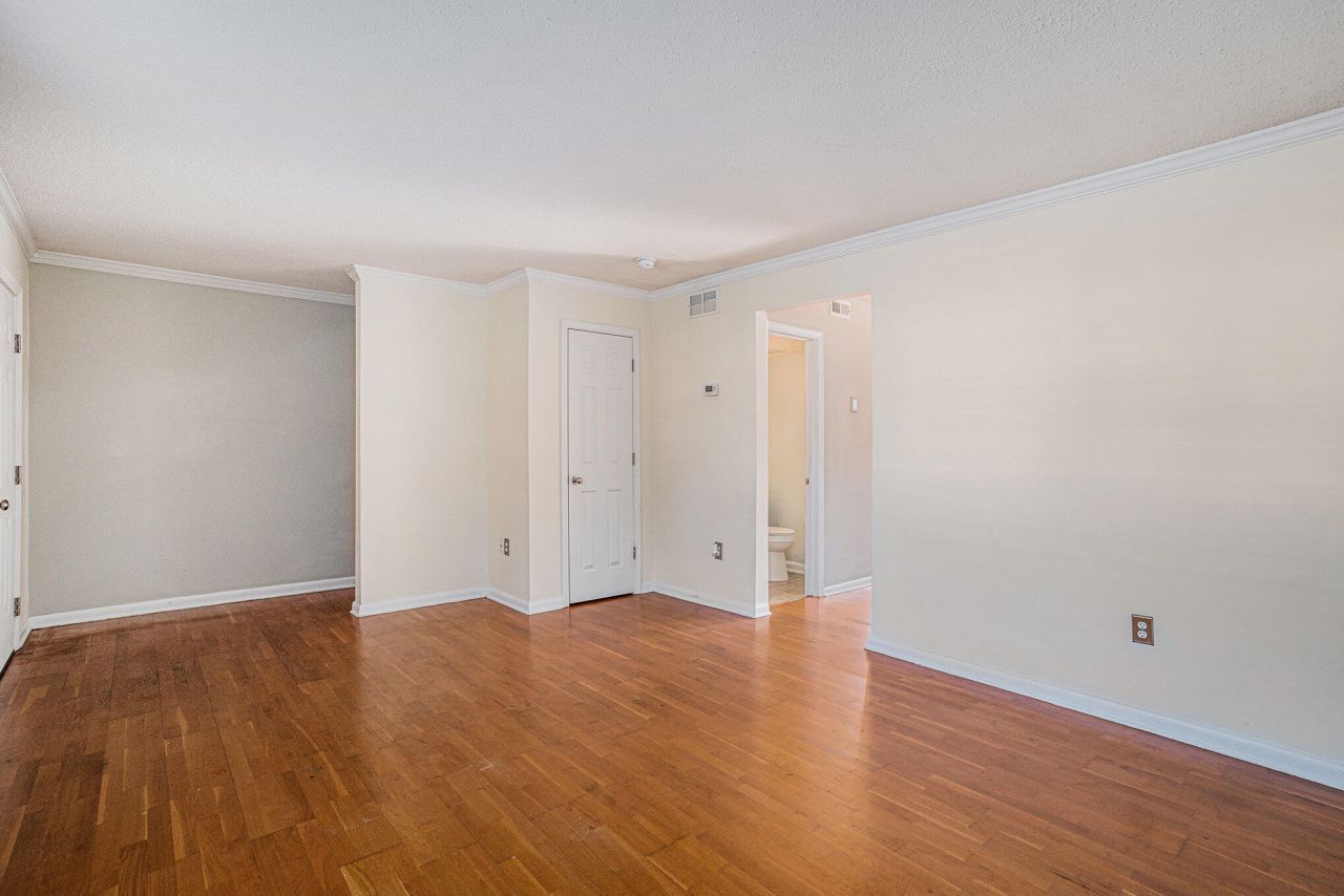 415 Parkdale Drive Photo 8