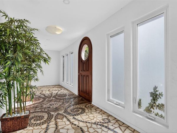 1852 SW 2nd Ave, Miami, FL 33129