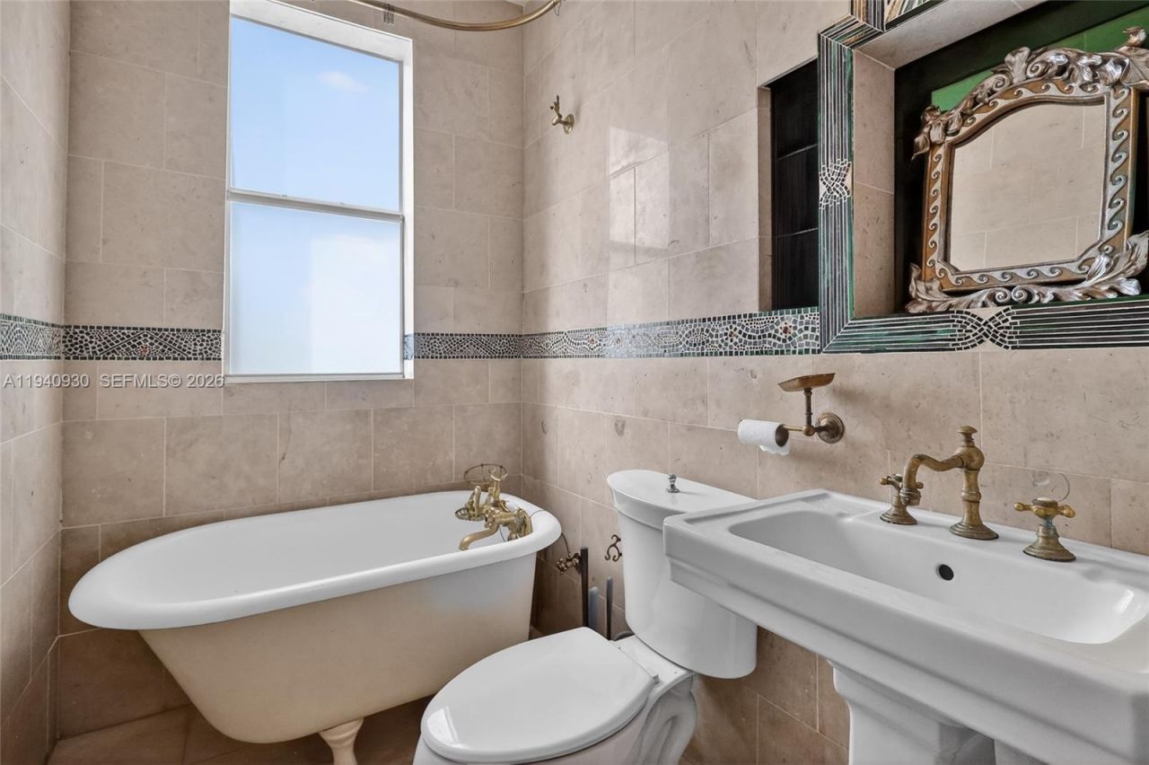 1852 SW 2nd Ave, Miami, FL 33129 Photo