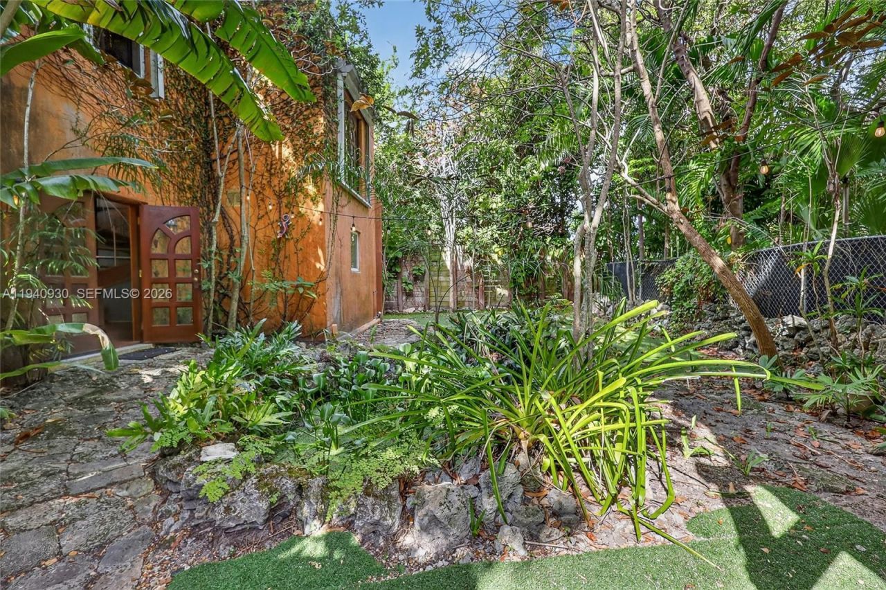 1852 SW 2nd Ave, Miami, FL 33129 Photo