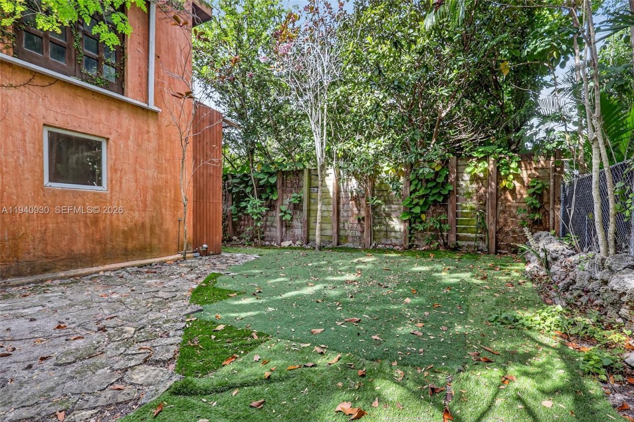 1852 SW 2nd Ave, Miami, FL 33129 Photo