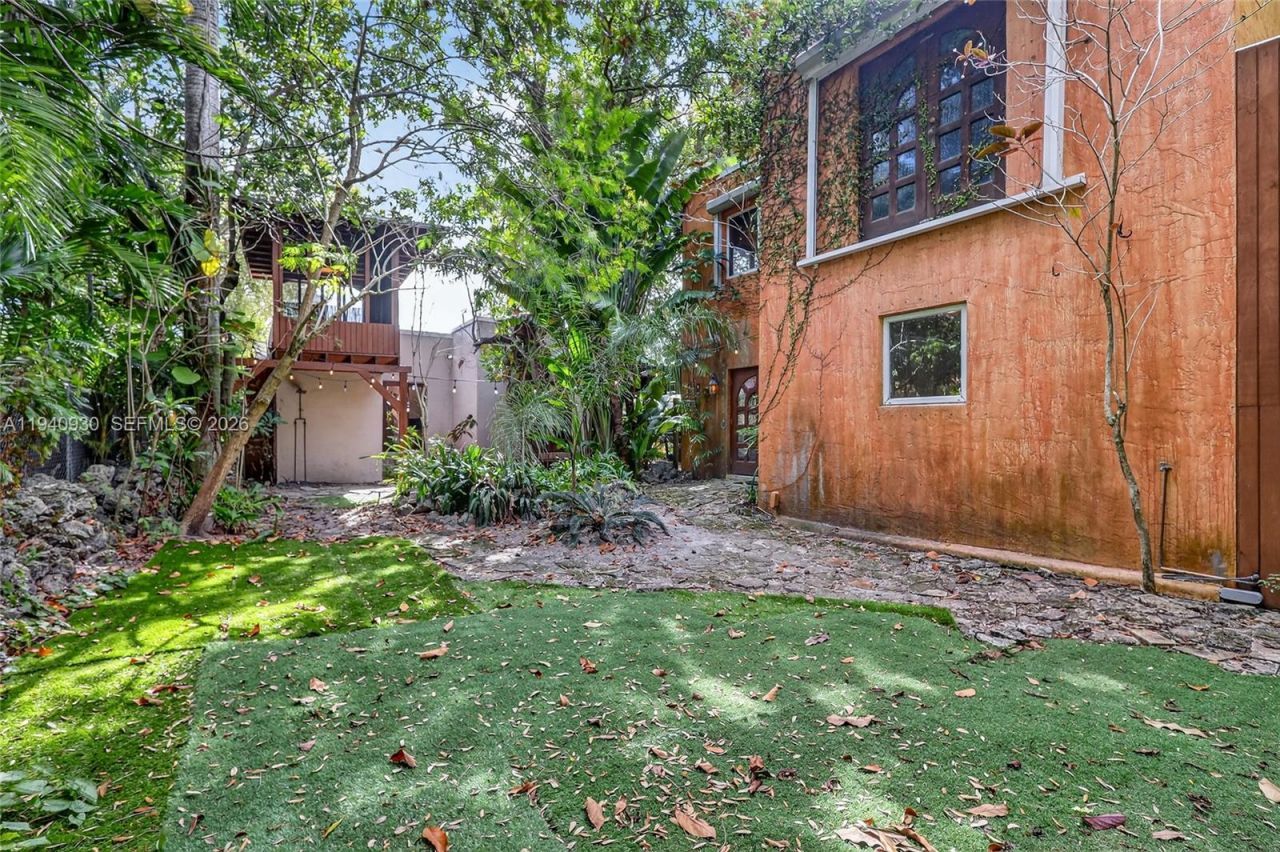 1852 SW 2nd Ave, Miami, FL 33129 Photo