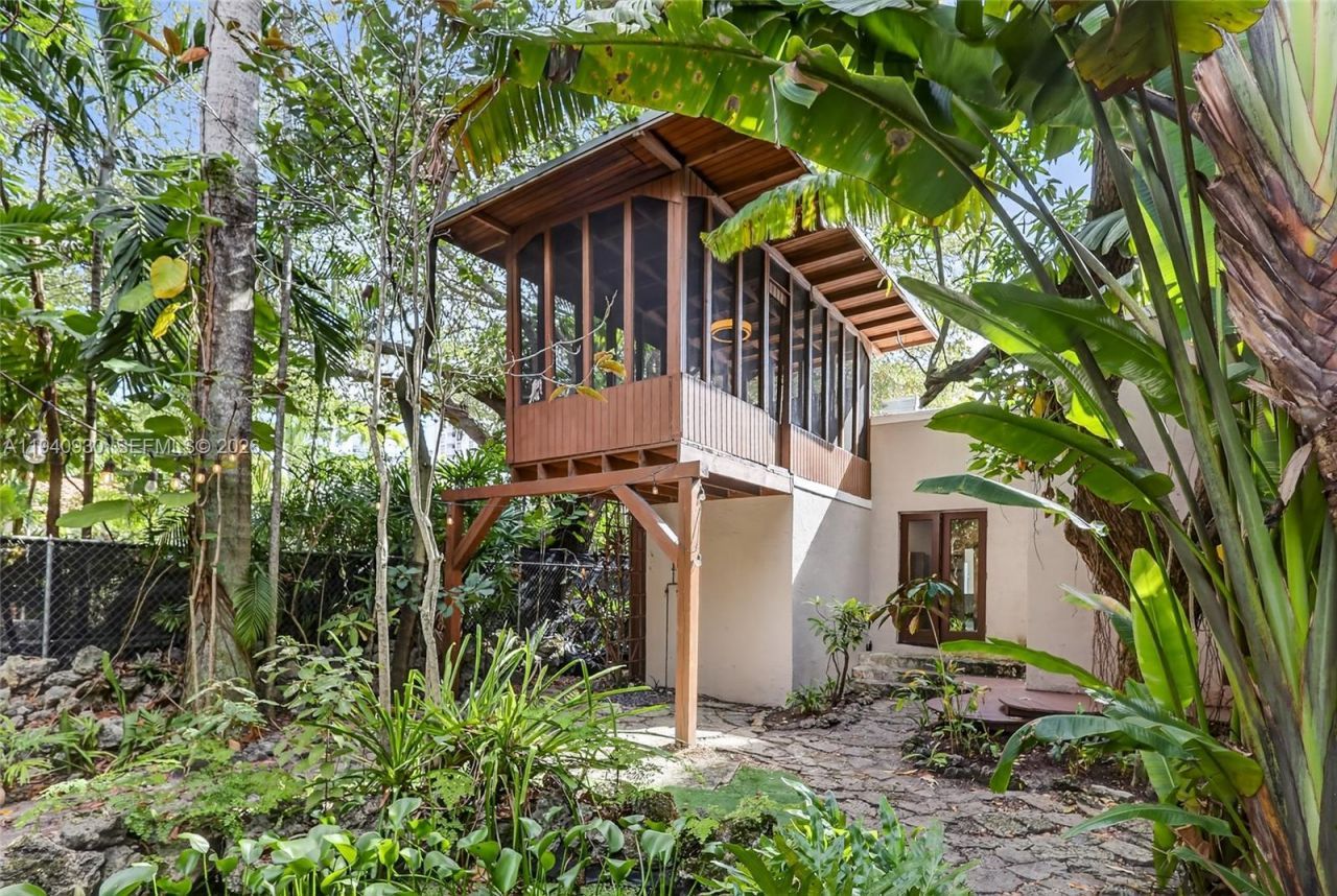 1852 SW 2nd Ave, Miami, FL 33129 Photo