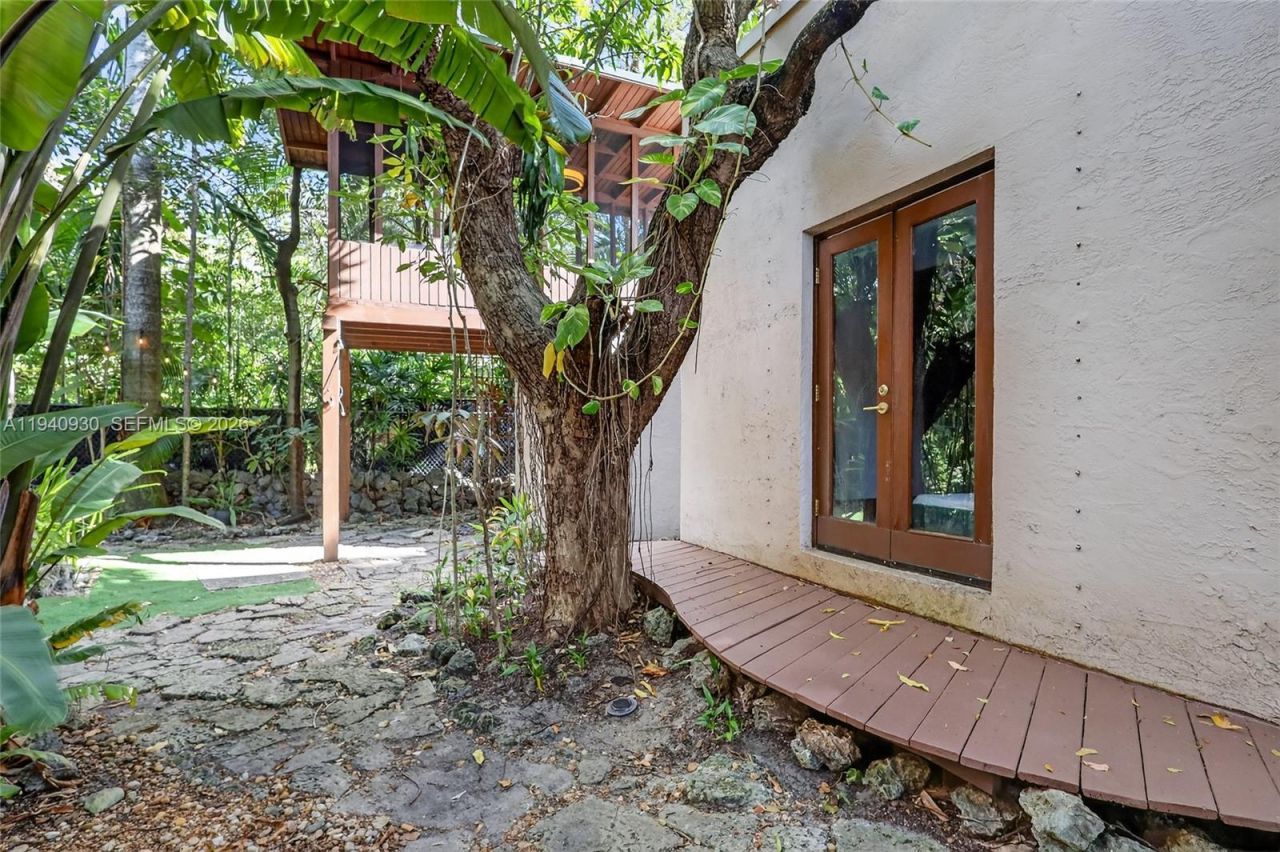 1852 SW 2nd Ave, Miami, FL 33129 Photo