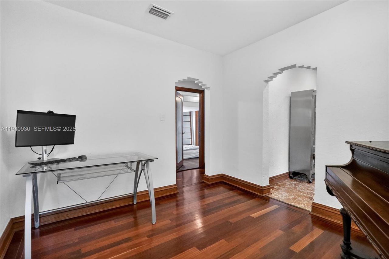 1852 SW 2nd Ave, Miami, FL 33129 Photo