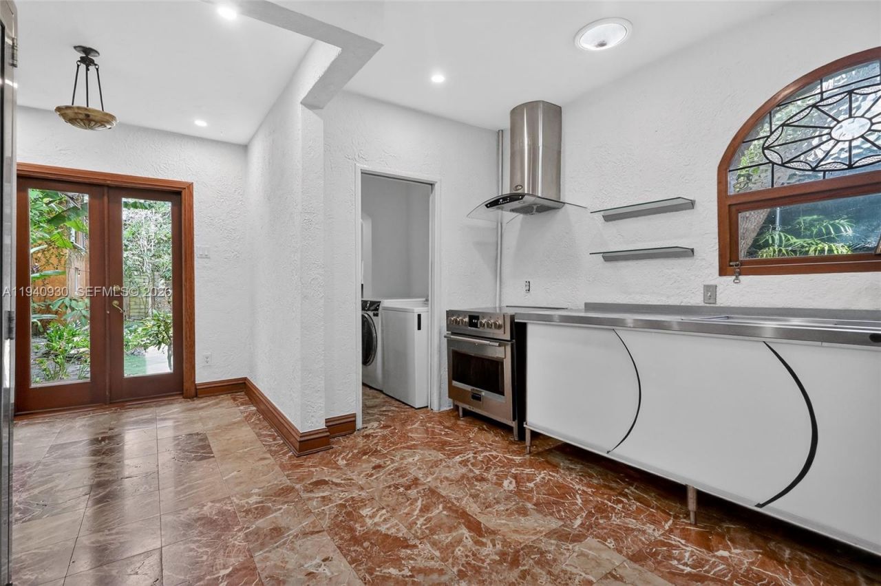 1852 SW 2nd Ave, Miami, FL 33129 Photo